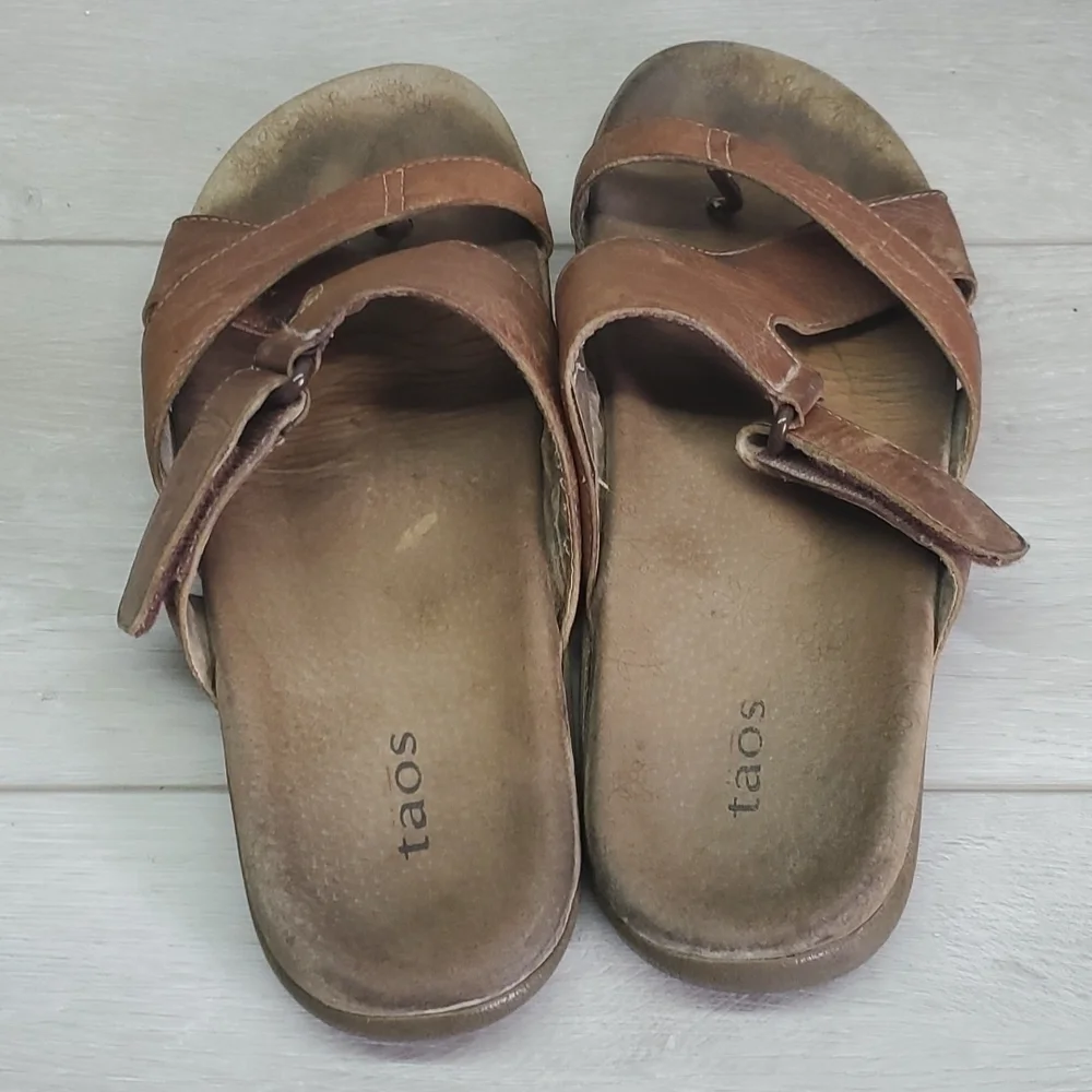Taos Footwear good used